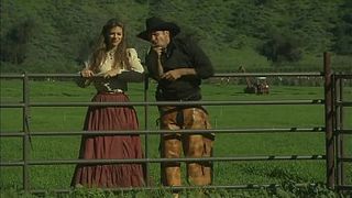 Отблагодарила ковбоя еблей за чудесную прогулку по большому полю